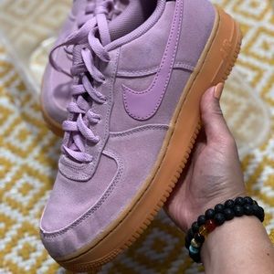 Nike Air Force 1 LV8 NWOT Size 7Y, fits 8.5W
